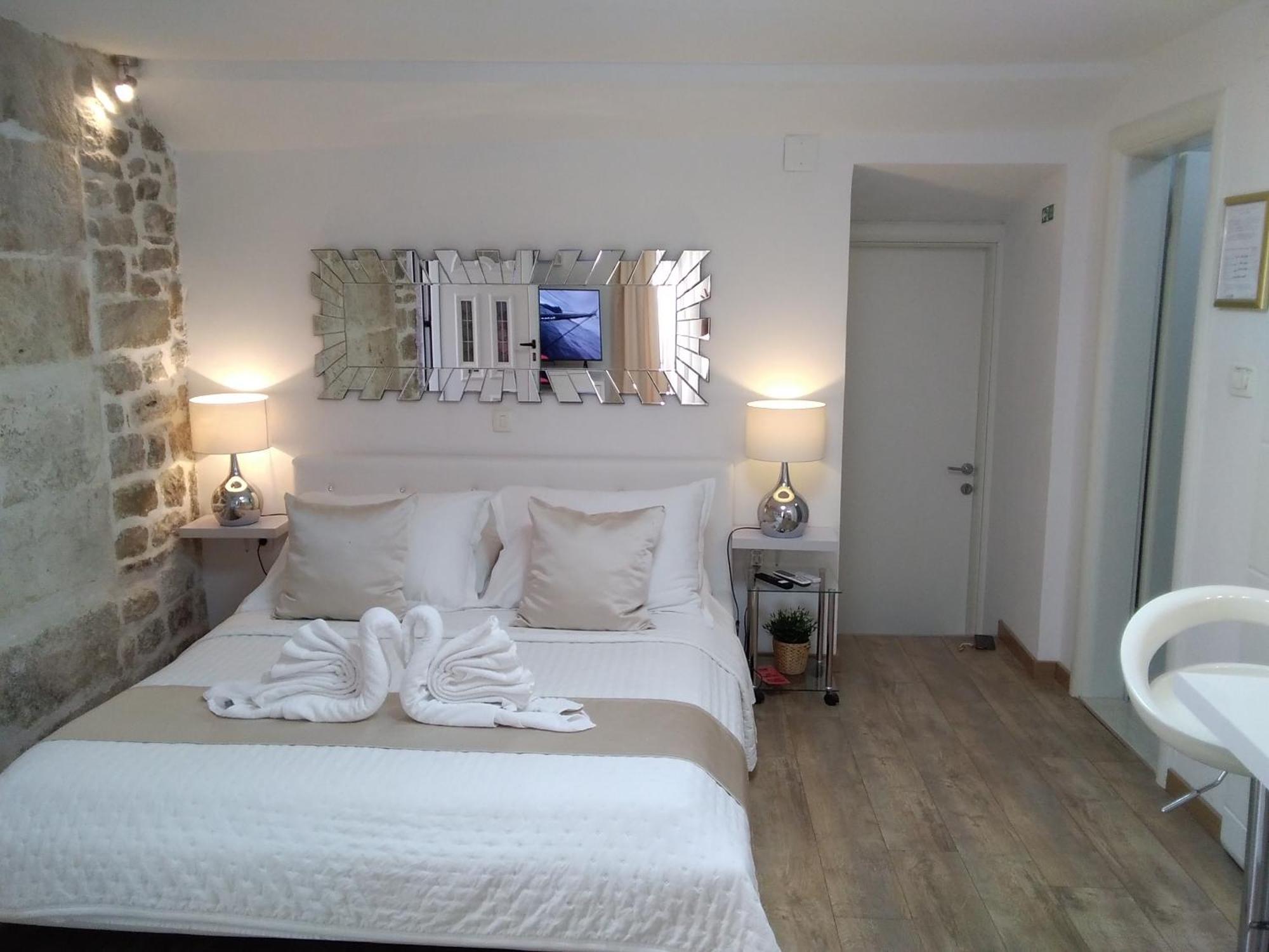Private In Diocletians Palace Apartment Split