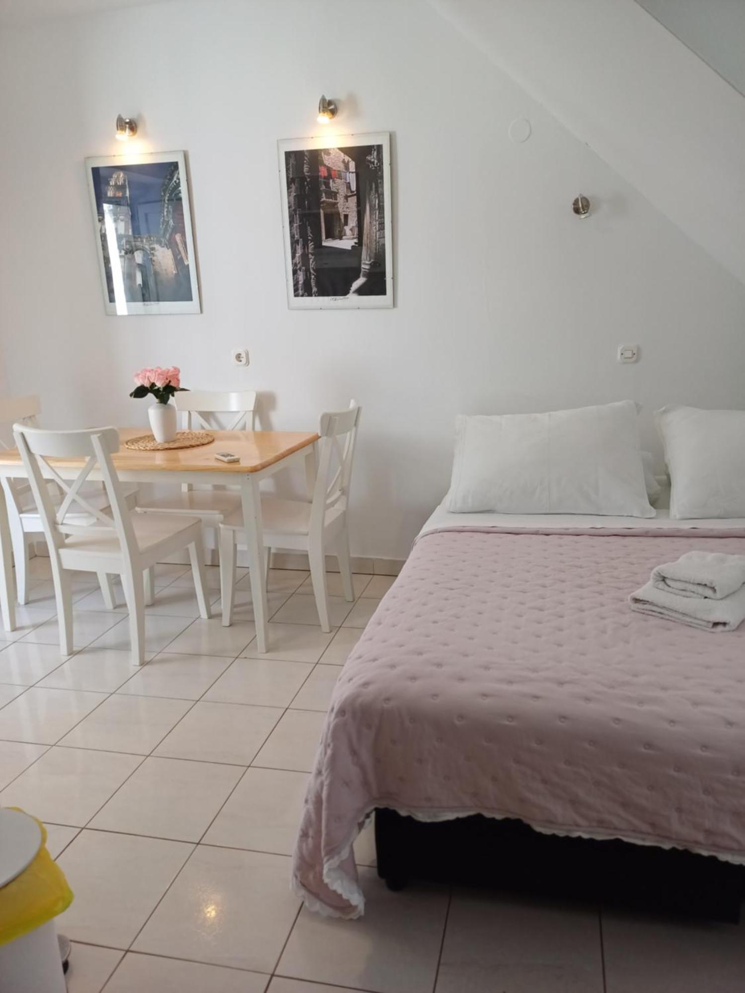 Private In Diocletians Palace Apartament