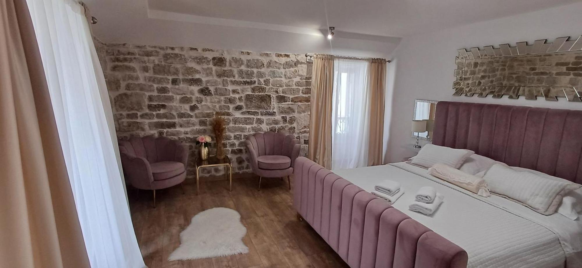 Private In Diocletians Palace Apartament Split