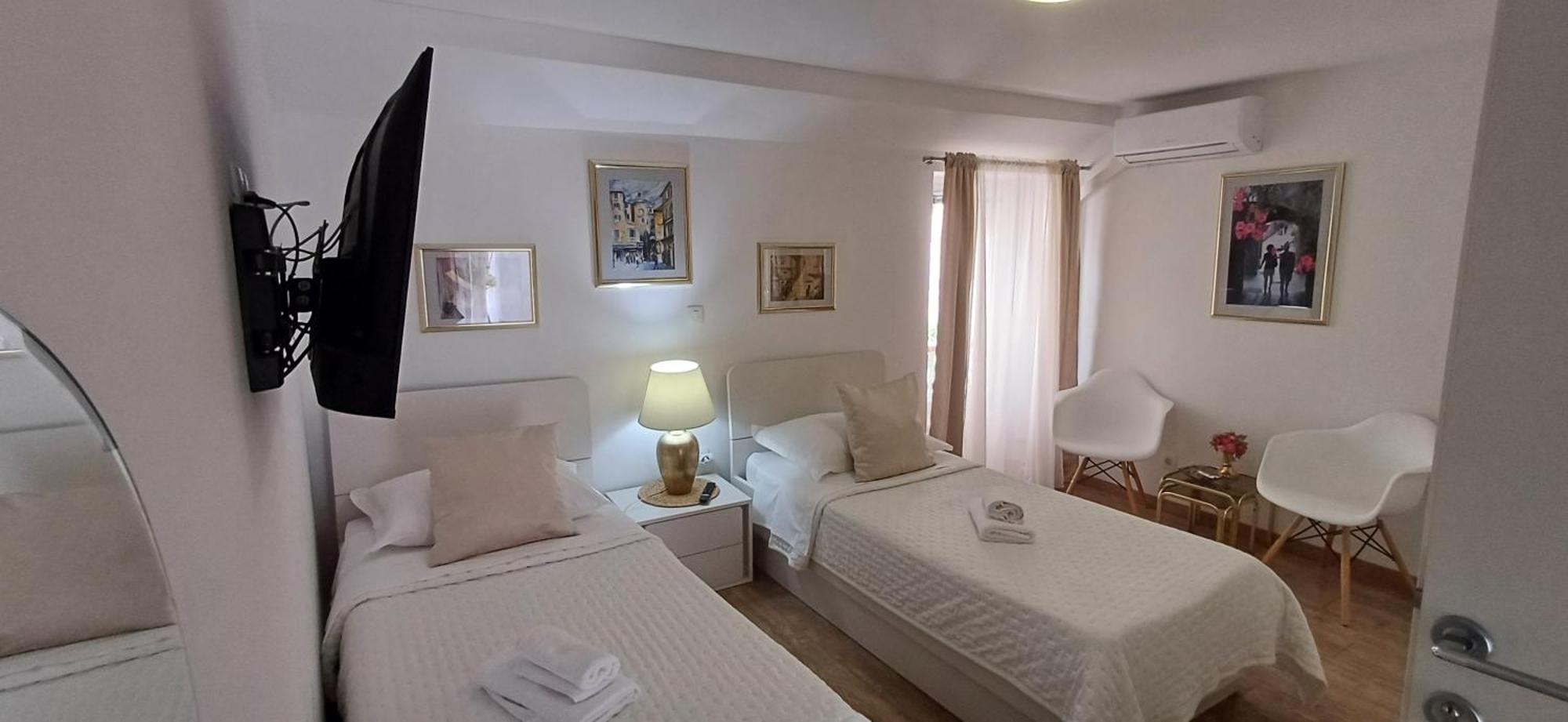 Private In Diocletians Palace Apartament