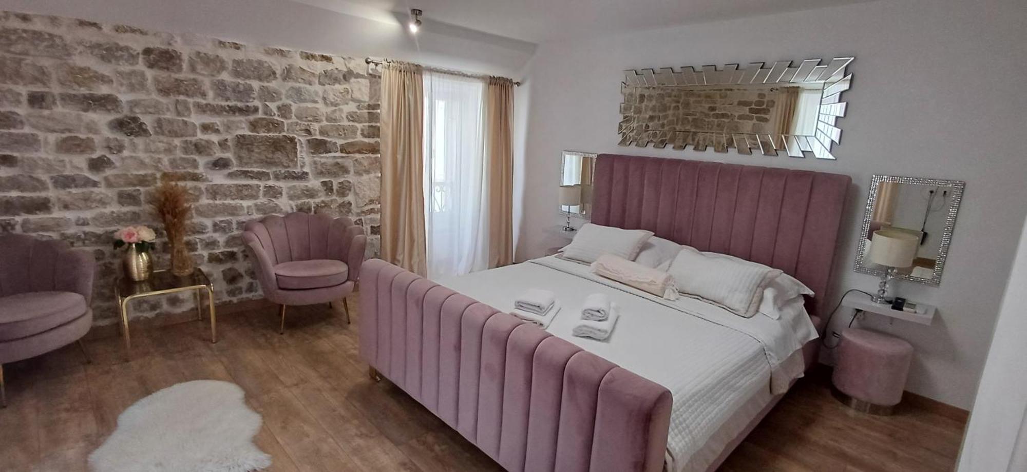 Private In Diocletians Palace Split
