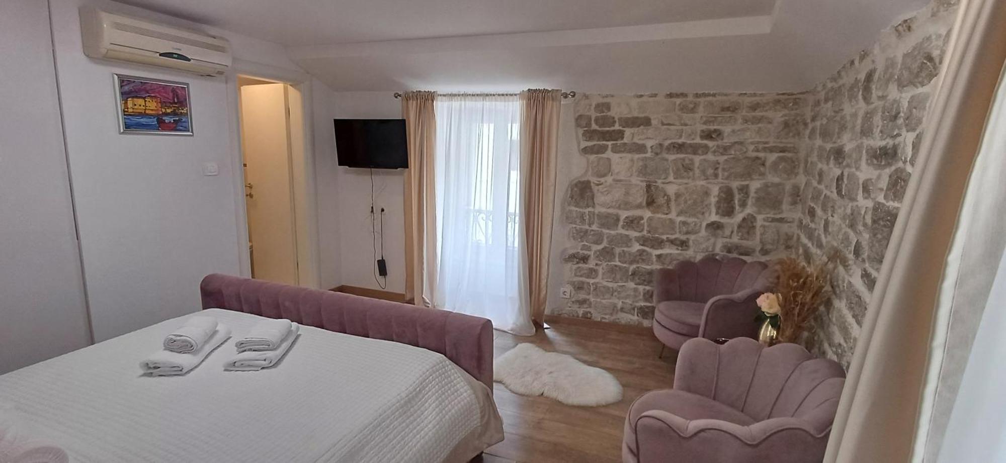 Private In Diocletians Palace *