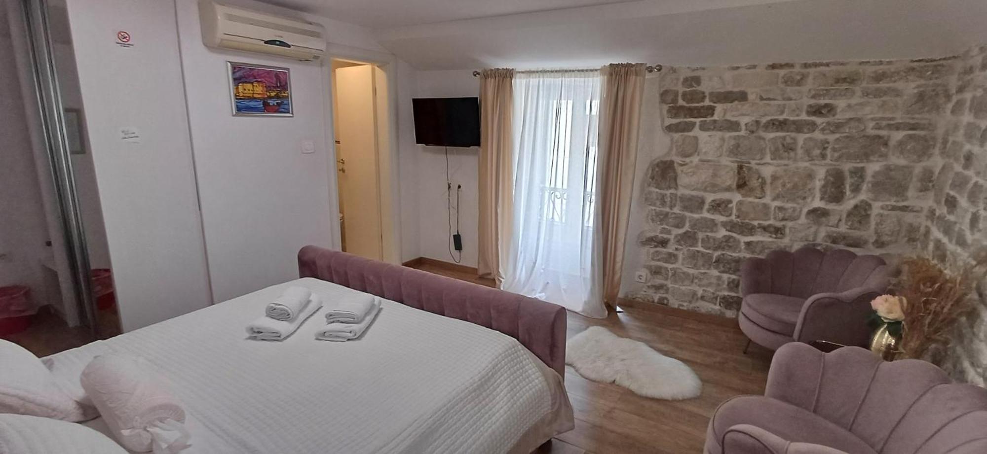 Private In Diocletians Palace *