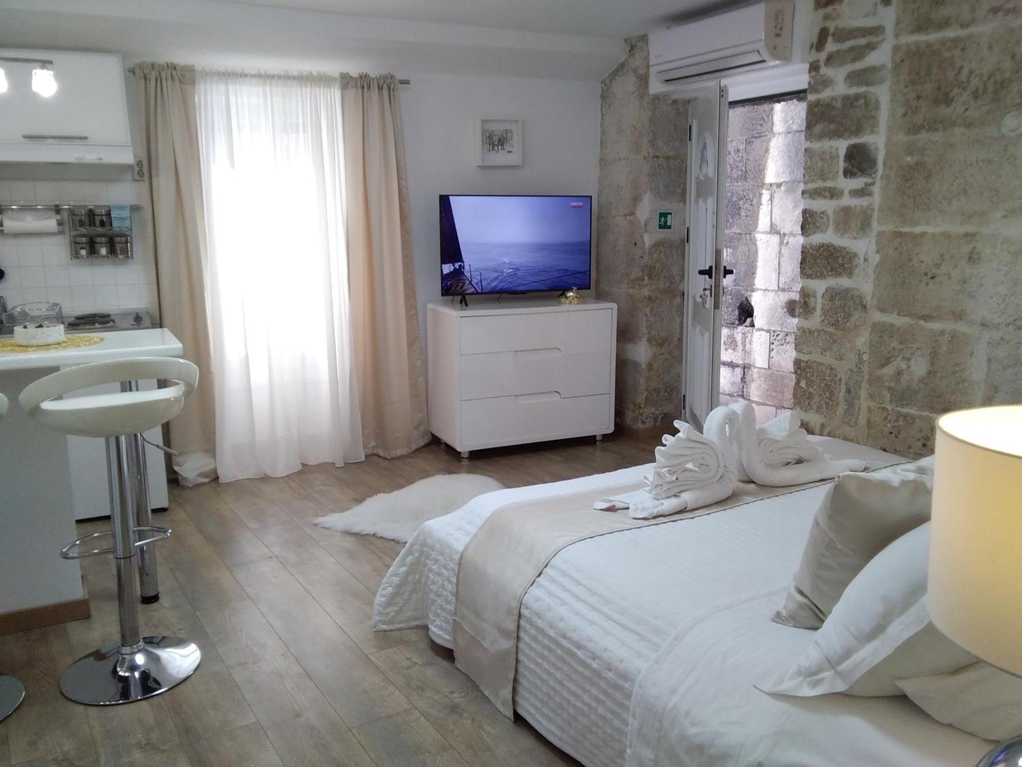 Private In Diocletians Palace Split
