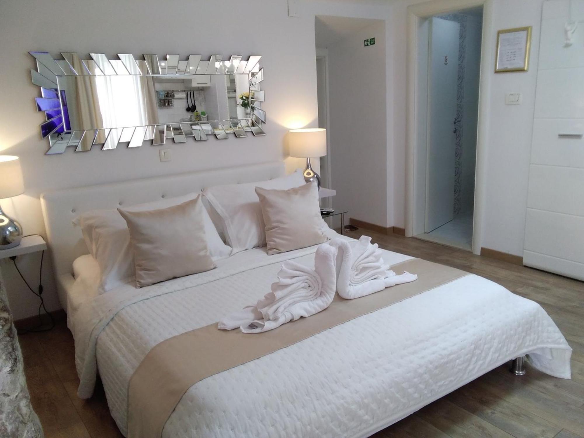 Private In Diocletians Palace Split