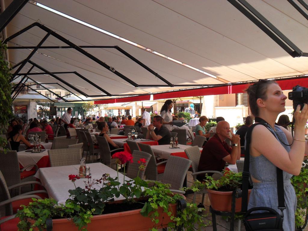 Private In Diocletians Palace Apartament Split