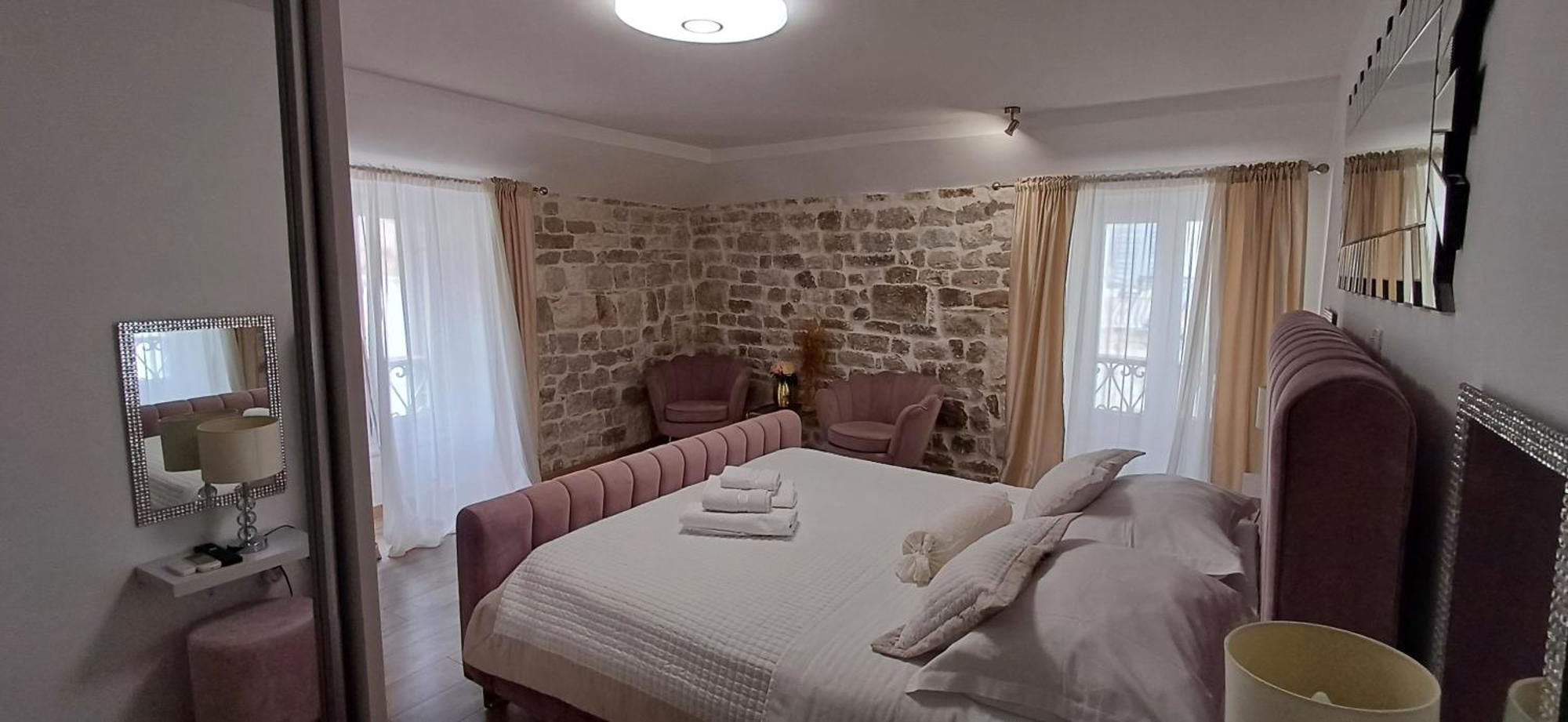 Private In Diocletians Palace Split
