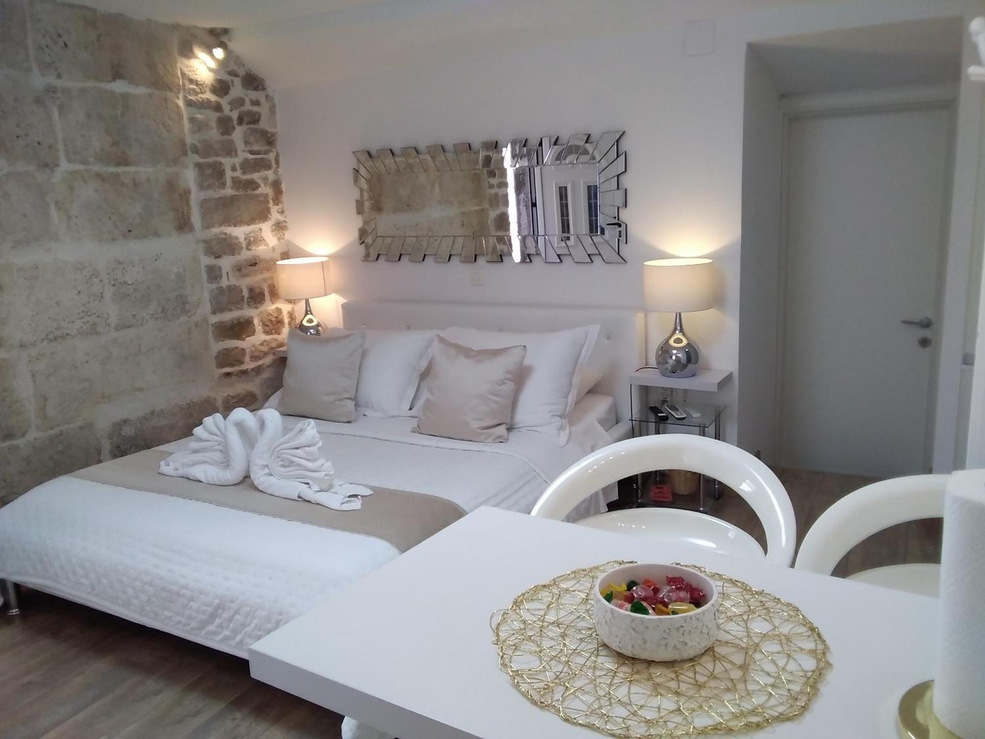 Private In Diocletians Palace Split